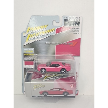 Johnny Lightning 1:64 Dodge Challenger R/T 2010 furious fuschia